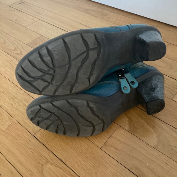 Leather ankle boots - Picture 3 of 3